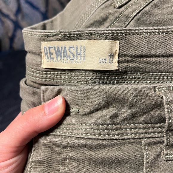 Rewash Hi-Rise Patch Pocket Shorts - Picture 3 of 4
